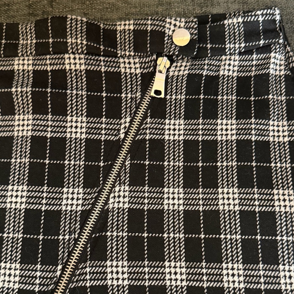 Super Cute Black and White Plaid Skort